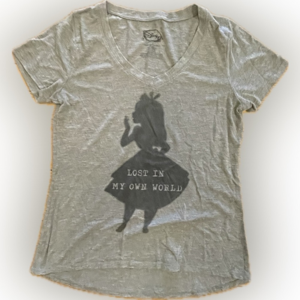 Disney Alice in Wonderland - Lost in my own world - Medium